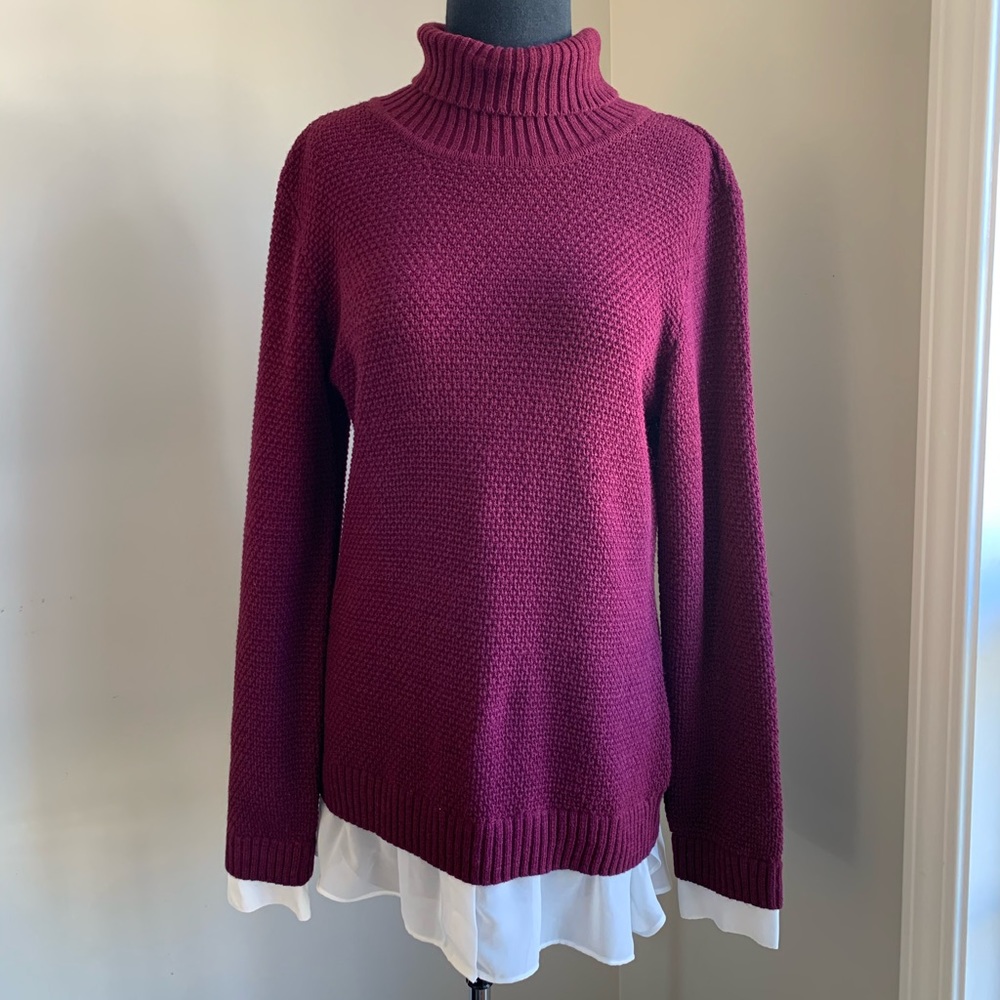 Lightweight Sweater with Trim Size L